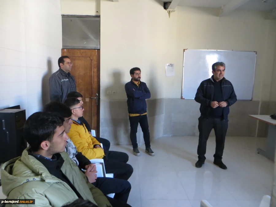 بازدید دانشجویان هنرستان های شهرستان بروجرد از امکانات، تجهیزات آموزشکده 6