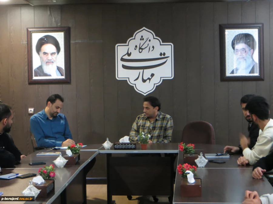برگزاری جلسه با نمایندگان دانشجویان 2
