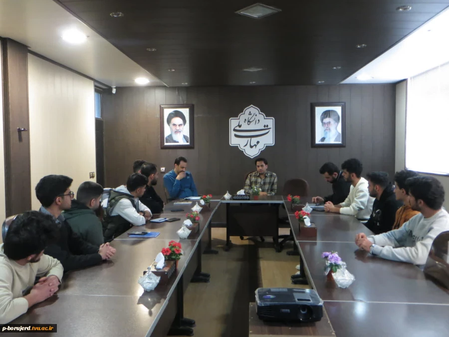 برگزاری جلسه با نمایندگان دانشجویان 3